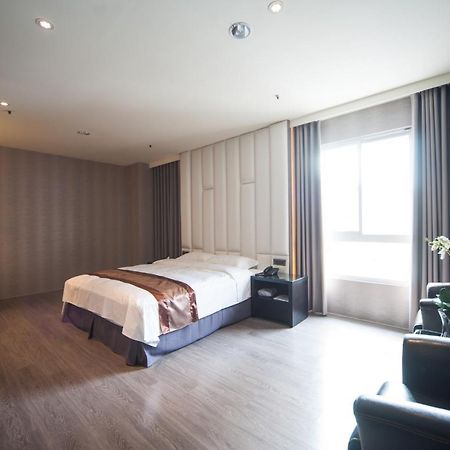 Grand Crystal Hotel Синьчжу Экстерьер фото